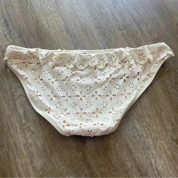 J Crew Women's Medium Off White Eyelet Ruffle Bikini Bottom Swim Beach K9139 M - Picture 6 of 7